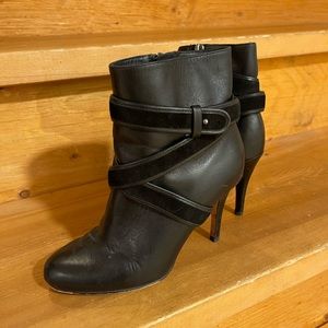 Cole Haan genuine black leather heeled ankle boots - size 5.5